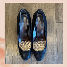 Cargue la imagen en el visor de la galería, Alfani Maddy Black Glitter Round Toe Pump Heels (Pre-Loved) Size 11M
