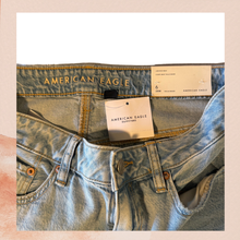 Carregue a imagem no visualizador da Galeria, American Eagle Light Wash Denim Maxi Split Front Skirt NWT Size 6
