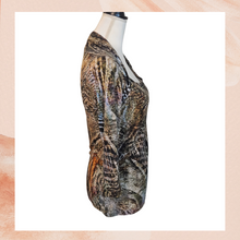 Laden Sie das Bild in den Galerie-Viewer. Animal Print Square Neck 3/4 Sleeve Shirt (Pre-Loved) Medium
