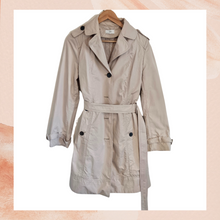 Chargez l&#39;image dans la visionneuse de la galerie, Ann Taylor LOFT Tan Khaki Trench Coat (Pre-Loved) OS See Measurements
