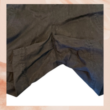 Carregue a imagem no visualizador da Galeria, Athleta Black Benicia Casual Shorts NWT Size 14
