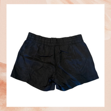 Carregue a imagem no visualizador da Galeria, Athleta Black Benicia Casual Shorts NWT Size 14
