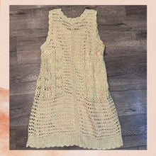 Cargue la imagen en el visor de la galería, Audrey 3+1 Beige Crochet Gold Flecked Tank Mini Dress (Pre-Loved) Size Medium
