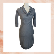 Carregue a imagem no visualizador da Galeria, Banana Republic Sage Gray Light Knit Sweater Dress (Pre-Loved) XS
