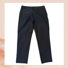 Chargez l'image dans la visionneuse de la galerie, Banana Republic Black Avery Straight Ankle Pants (Pre-Loved) Size 6
