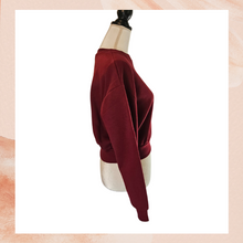 Chargez l&#39;image dans la visionneuse de la galerie, Berry Maroon Classic Cropped Sweatshirt NWT
