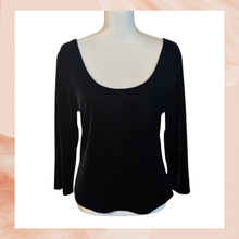 Carregue a imagem no visualizador da Galeria, Black Velvet Wide Neck 3/4 Sleeve Blouse (Pre-Loved) Medium
