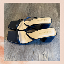 Load image into Gallery viewer, Black Square Toe Double Strap Chunky Block Heel Sandal Mule NWOT Size 10
