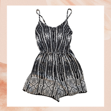 Carregue a imagem no visualizador da Galeria, Black &amp; White Spaghetti Strap Romper (Pre-Loved) Xs
