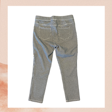 Carregue a imagem no visualizador da Galeria, Black &amp; White Houndstooth Cropped Jeggings (Pre-Loved) Size Large 12-14
