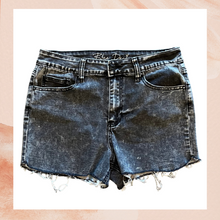 Carregue a imagem no visualizador da Galeria, Blue Desire Black Acid Wash Cut-Off Denim Shorts (Pre-Loved) Size 13 (Juniors)
