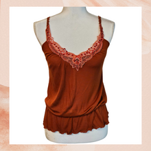 Cargue la imagen en el visor de la galería, Burnt Orange Crochet Lace Sequin Embellished Peplum Tank Top (Pre-Loved) OS
