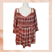 Carica l&#39;immagine nel visualizzatore della galleria, Burnt Orange Plaid Cold Shoulder Blouse NWT Size 2
