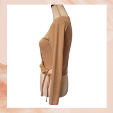 Chargez l&#39;image dans la visionneuse de la galerie, CW Tan Ribbed Cropped Surplus Wrap Shirt (Pre-Loved) XS
