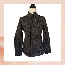 Laden Sie das Bild in den Galerie-Viewer. Calvin Klein Black Heathered Fleece Front Zip Jacket (Pre-Loved) Size Small
