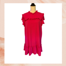 Cargue la imagen en el visor de la galería, CeCe Hot Pink Cap Sleeve Ruffle Trim Shift Dress (Pre-Loved) Size XL
