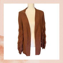 Cargue la imagen en el visor de la galería, Chestnut Brown Tight Knit Balloon Sleeve Cardigan (Pre-Loved) One Size
