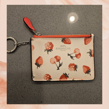 Carregue a imagem no visualizador da Galeria, Coach Cherry Strawberry Print Key Chain Wallet (Pre-Loved) Small
