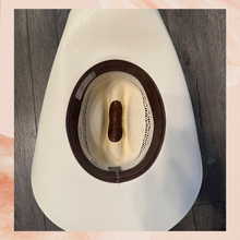 Laden Sie das Bild in den Galerie-Viewer. Cody James Natural Ivory Hard Straw Cowboy Hat (Pre-Loved) Size 7 1/8
