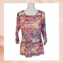 Laden Sie das Bild in den Galerie-Viewer. Colorful Crepe Sheer 3/4 Sleeve Shirt (Pre-Love) Large
