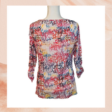 Laden Sie das Bild in den Galerie-Viewer. Colorful Crepe Sheer 3/4 Sleeve Shirt (Pre-Love) Large
