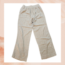 Carregue a imagem no visualizador da Galeria, Cream &amp; White Striped Linen Pants (Pre-Loved) Small
