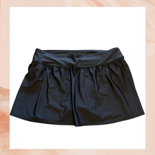 Carregue a imagem no visualizador da Galeria, Croft &amp; Barrow Black Athletic Tennis Skort (Pre-Loved) Size 1X
