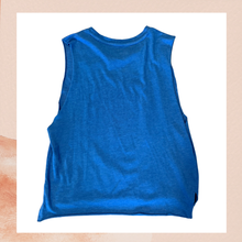 Carregue a imagem no visualizador da Galeria, Cropped Superman Logo Muscle Tank (Pre-Loved) Large
