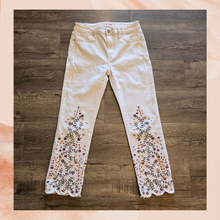 Load image into Gallery viewer, DRIFTWOOD White Cropped Embroidered Jeans (Pre-Loved) Size 28
