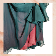 Laden Sie das Bild in den Galerie-Viewer. Dark Green Layered Toile Midi Party Skirt (Pre-Loved) Size 10
