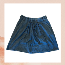 Carica l'immagine nel visualizzatore della galleria, Dark Wash Denim Pull-On Circle Skirt (Pre-Loved) Size Medium
