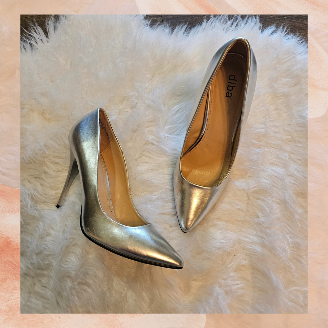 Diba Silver Metallic Pump Heels (Pre-Loved) Size 9.5