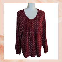 Laden Sie das Bild in den Galerie-Viewer. Dockers Burgundy Half Button Long Sleeve Blouse (Pre-Loved) Large
