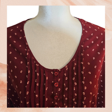 Carica l&#39;immagine nel visualizzatore della galleria, Dockers Burgundy Half Button Long Sleeve Blouse (Pre-Loved) Large
