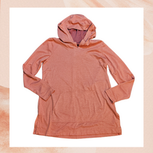 Laden Sie das Bild in den Galerie-Viewer. Duluth Salmon Pink Tunic Athletic Pullover Hoodie (Pre-Loved) Medium
