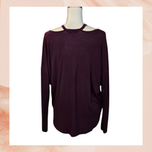 Carregue a imagem no visualizador da Galeria, Express Deep Maroon Dolman Sleeve Knit Shirt (Pre-loved) Large
