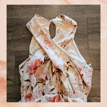 Load image into Gallery viewer, Express Pink &amp; Cream Floral Linen Tiered Midi Dress (Pre-Loved) Size Medium
