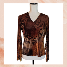 Carregue a imagem no visualizador da Galeria, Fantazia Gold Velvet Tiger Print Long Sleeve Shirt (Pre-Loved) Small
