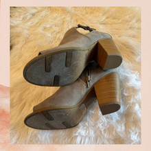 Carregue a imagem no visualizador da Galeria, Fergalicious Taupe RETRO Peep Toe Cut-Out Stacked Heel Bootie (Pre-Loved) Size 9.5M
