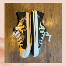 Chargez l'image dans la visionneuse de la galerie, Foco Oakland A's Low Top Print Canvas Shoes (Pre-Loved) Size 9 Men's
