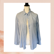 Load image into Gallery viewer, GAP Light Blue Boyfriend Fit Long Sleeve Button-Down Shirt (Pre-Loved) Medium
