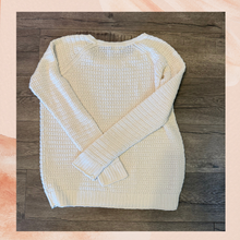 Carregue a imagem no visualizador da Galeria, GAP Off-White Waffle Knit Lightweight Sweater (Pre-Loved) Size Large
