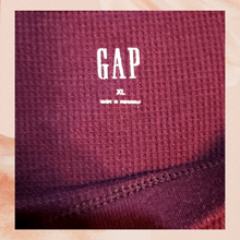 Carregue a imagem no visualizador da Galeria, Gap Maroon Thermal Long Sleeve Shirt (Pre-Loved) XL
