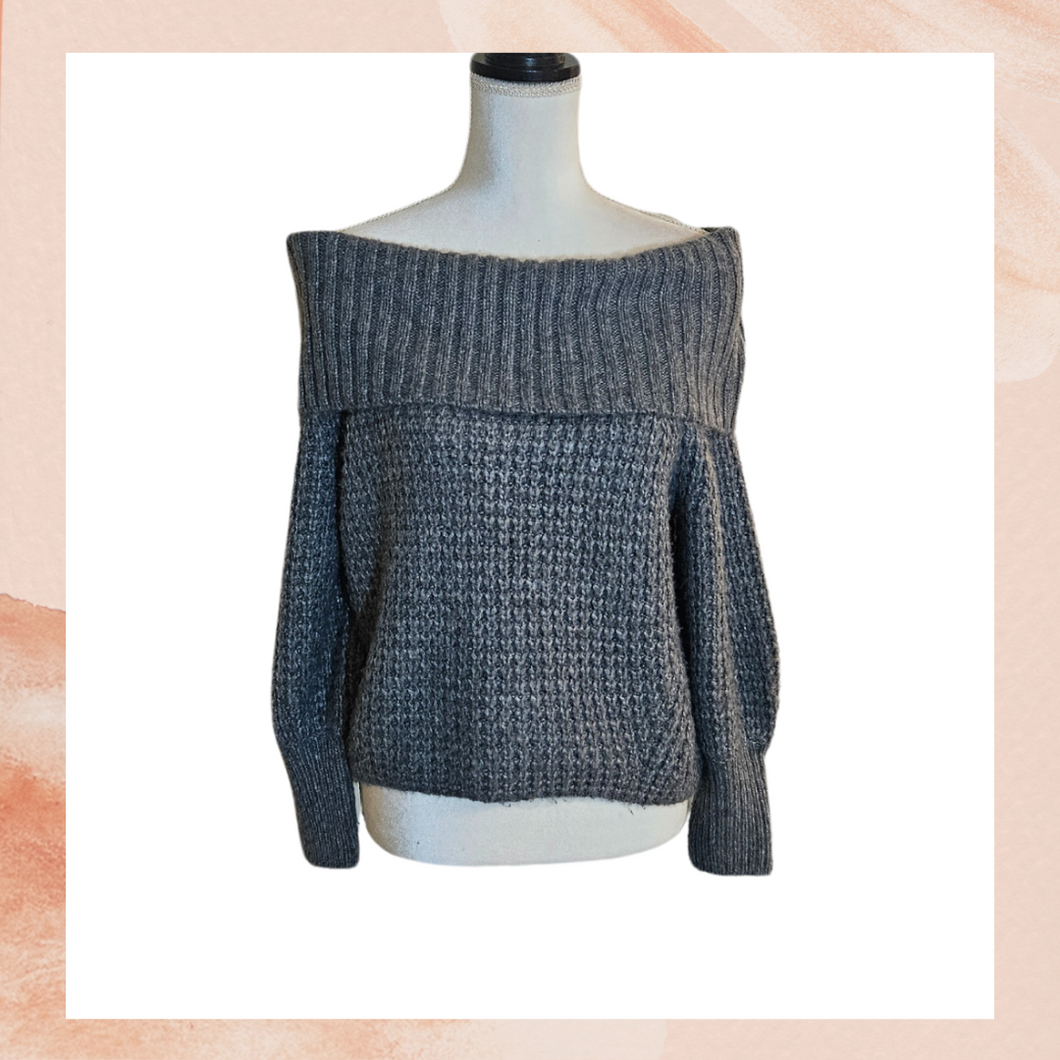 Gray Chunky Knit Off Shoulder Cropped Sweater (Pre-Loved) See Measurements