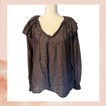 Carica l'immagine nel visualizzatore della galleria, H&amp;M Gray Floral V-Neck Long Bishop Sleeve Ruffle Neck Blouse (Pre-Loved) Size Large
