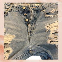 Carregue a imagem no visualizador da Galeria, H&amp;M Light Wash Super Distressed Skinny Ankle Jeans (Pre-Loved) Size 4
