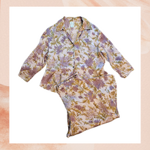 Carregue a imagem no visualizador da Galeria, INC Lilac Purple Floral 100% Silk Pajama Set (Pre-Loved) Medium
