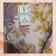 Carregue a imagem no visualizador da Galeria, INC Lilac Purple Floral 100% Silk Pajama Set (Pre-Loved) Medium
