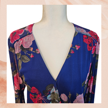 Carregue a imagem no visualizador da Galeria, INC Blue Floral Sheer Bell Sleeve Blouse NWT Size 1X
