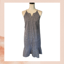 Carica l'immagine nel visualizzatore della galleria, J. Crew Navy Blue &amp; White Plaid Sleeveless Mini Dress (Pre-Loved) Size 6
